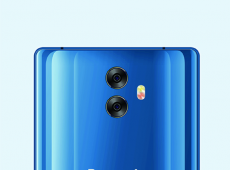 Panasonic predstavio Eluga C, telefon srednje klase sa minimalnim ivicama