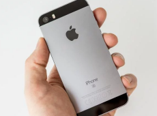 Apple je potvrdio da namjerno usporava neke iPhone modele sa starim baterijama