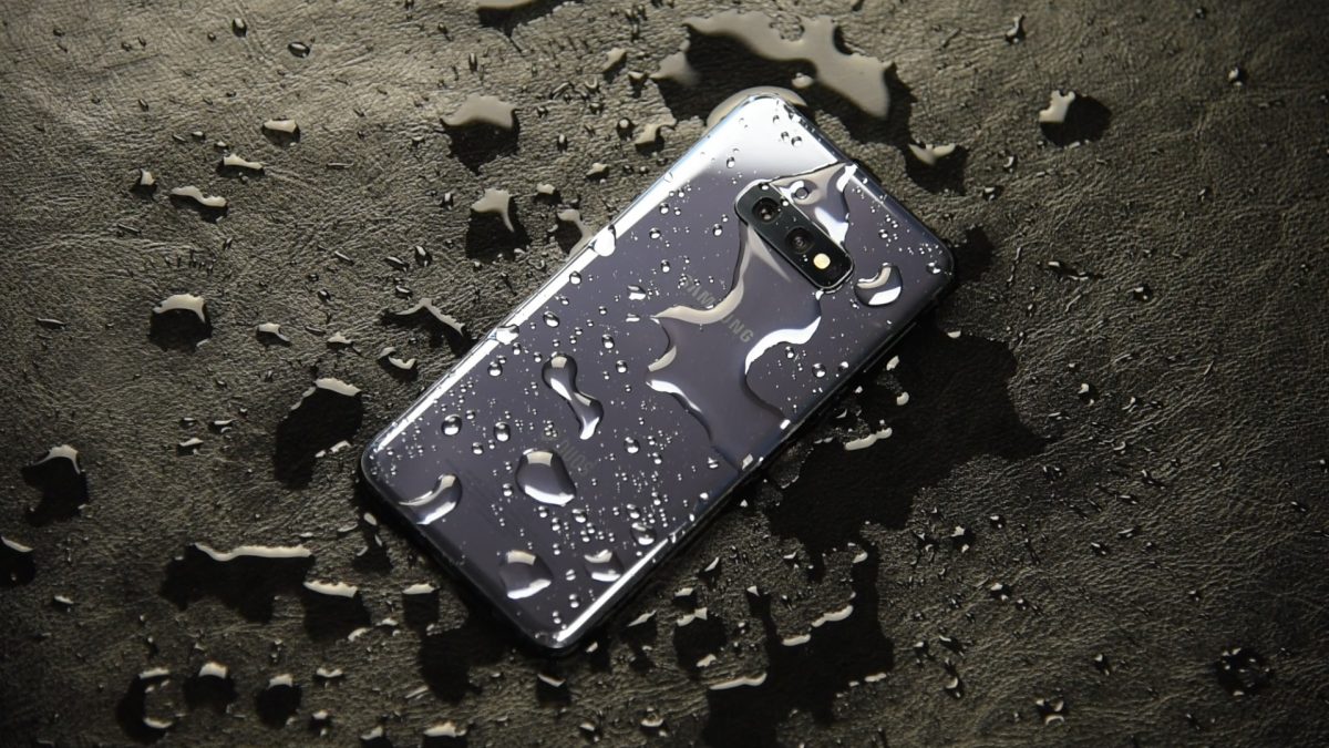 Samsung Galaxy S10e mobile phone